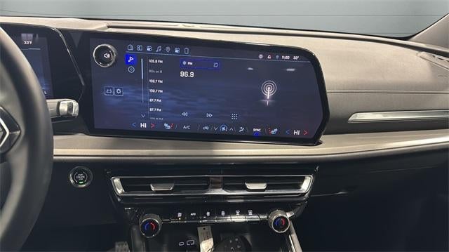 2025 Chevrolet Traverse LT w/2LT