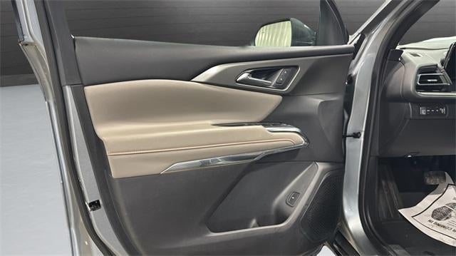 2025 Chevrolet Traverse LT w/2LT