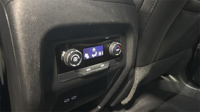 2025 Chevrolet Traverse LT w/2LT