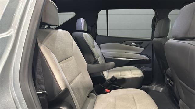 2025 Chevrolet Traverse LT w/2LT