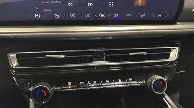 2025 Chevrolet Traverse LT w/2LT