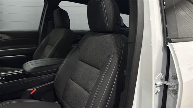 2025 Chevrolet Traverse LT w/2LT