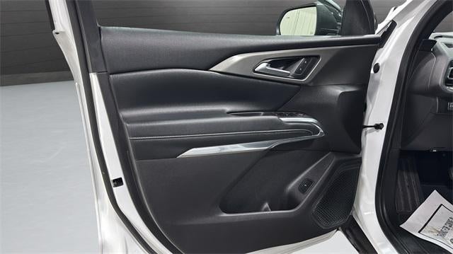 2025 Chevrolet Traverse LT w/2LT