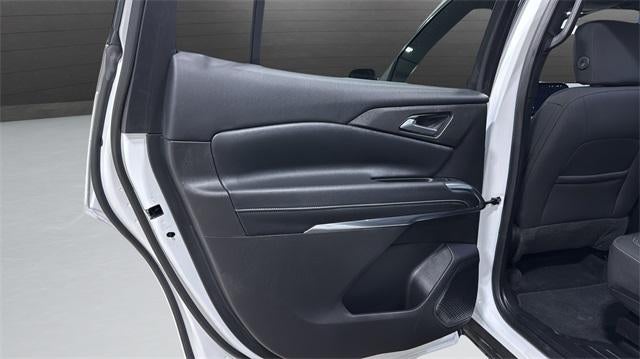 2025 Chevrolet Traverse LT w/2LT