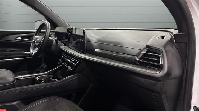 2025 Chevrolet Traverse LT w/2LT