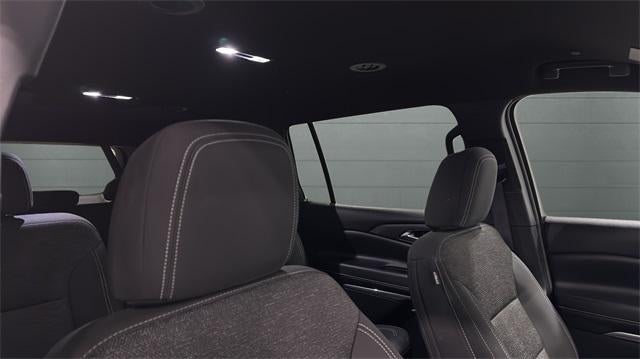 2025 Chevrolet Traverse LT w/2LT