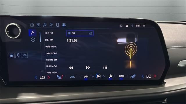 2025 Chevrolet Traverse LT w/2LT