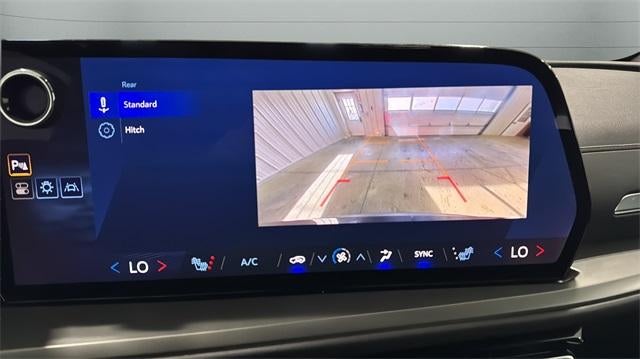 2025 Chevrolet Traverse LT w/2LT