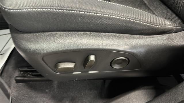 2025 Chevrolet Traverse LT w/2LT