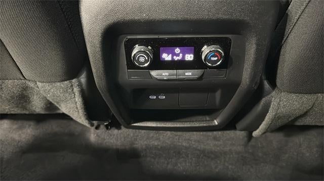 2025 Chevrolet Traverse LT w/2LT