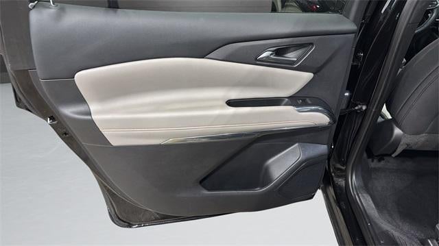 2025 Chevrolet Traverse LT w/2LT