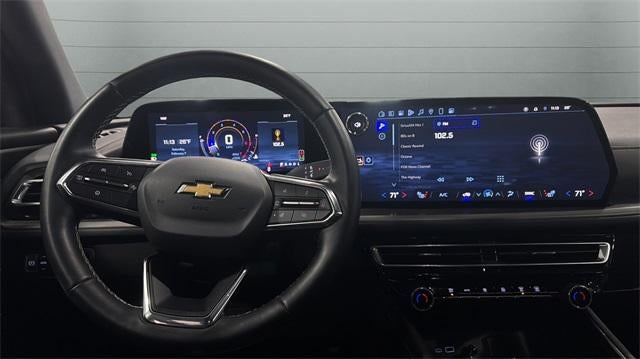 2025 Chevrolet Traverse LT w/2LT