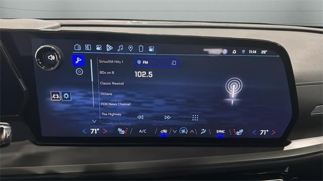 2025 Chevrolet Traverse LT w/2LT