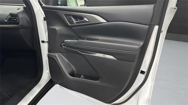 2025 Chevrolet Traverse LT w/2LT