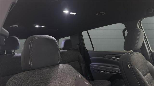 2025 Chevrolet Traverse LT w/2LT