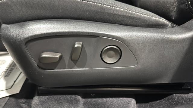 2025 Chevrolet Traverse LT w/2LT