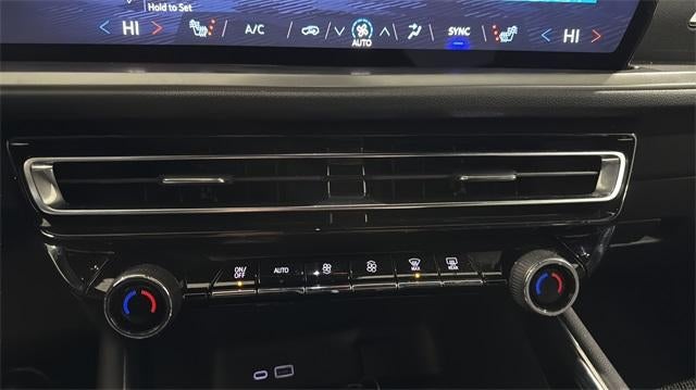 2025 Chevrolet Traverse LT w/2LT