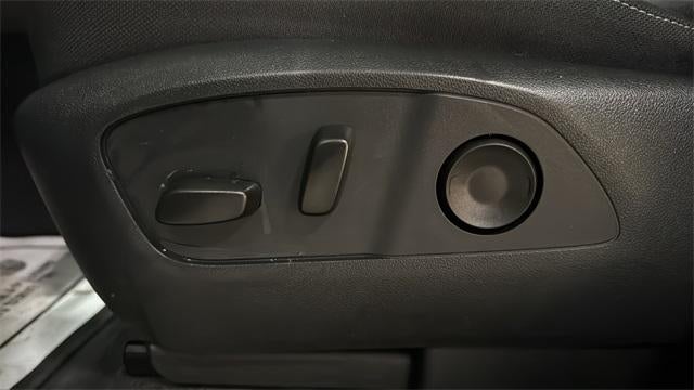 2025 Chevrolet Traverse LT w/2LT