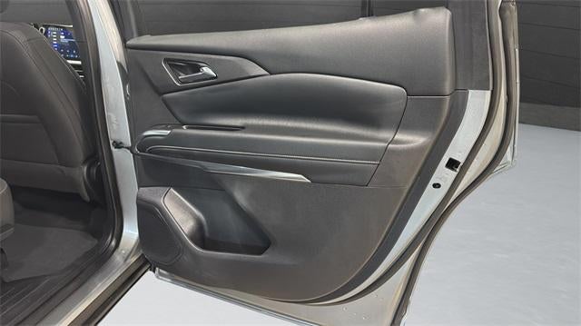 2025 Chevrolet Traverse LT w/2LT