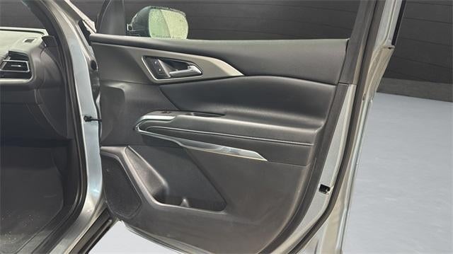 2025 Chevrolet Traverse LT w/2LT