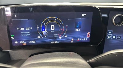 2025 Chevrolet Traverse LT w/2LT