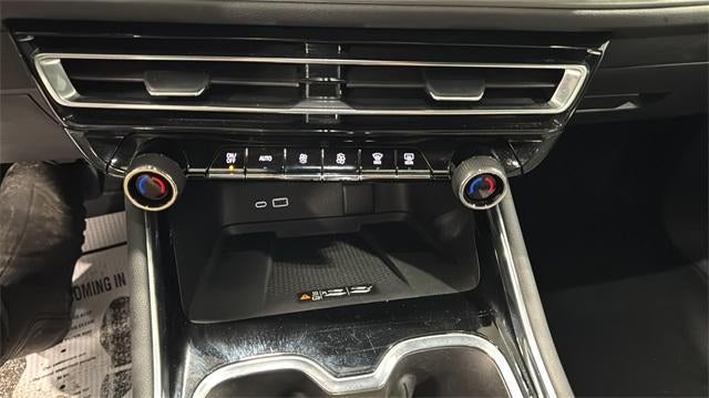 2025 Chevrolet Traverse LT w/2LT