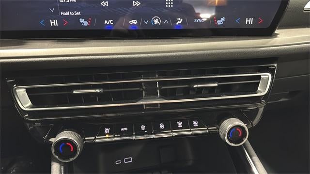 2025 Chevrolet Traverse LT w/2LT