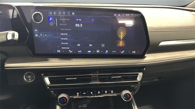 2025 Chevrolet Traverse LT w/2LT