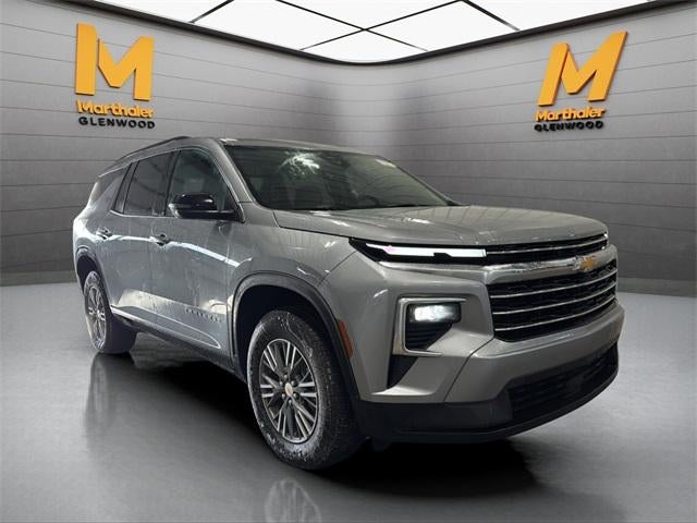 2025 Chevrolet Traverse LT w/2LT