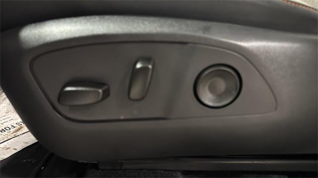 2025 Chevrolet Traverse LT w/2LT