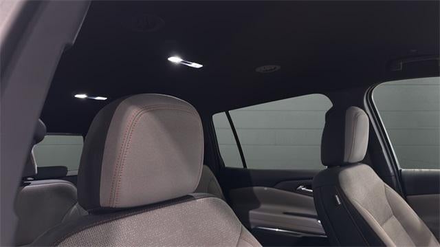 2025 Chevrolet Traverse LT w/2LT