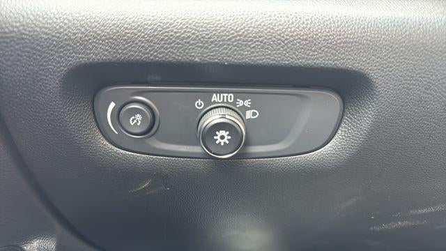 2023 Chevrolet Traverse Base