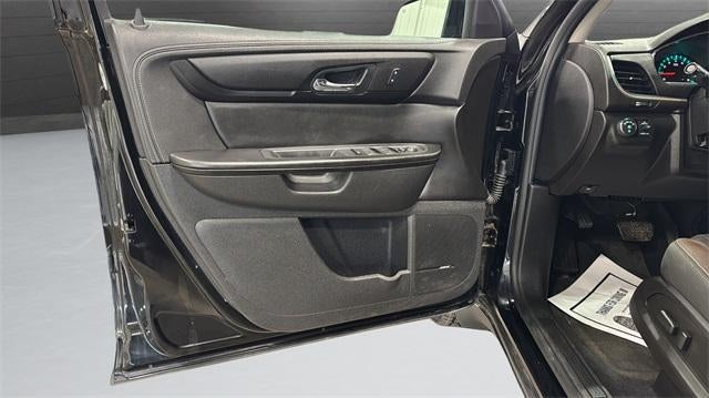 2017 Chevrolet Traverse AWD 2LT