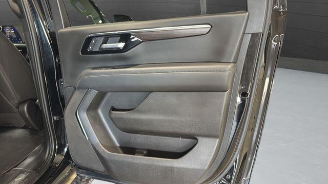 2025 Chevrolet Suburban 4WD Z71