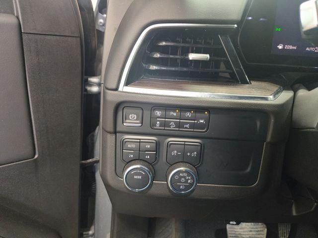 2025 Chevrolet Suburban 4WD Z71