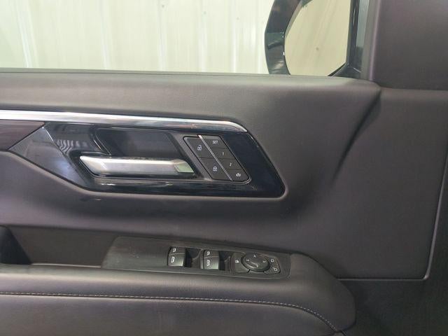 2025 Chevrolet Suburban 4WD Z71