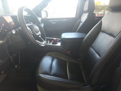 2025 Chevrolet Suburban 4WD Z71