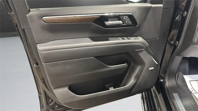 2025 Chevrolet Suburban 4WD High Country