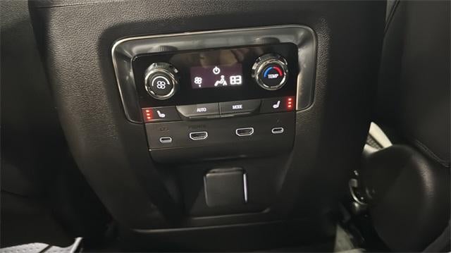 2025 Chevrolet Suburban 4WD High Country