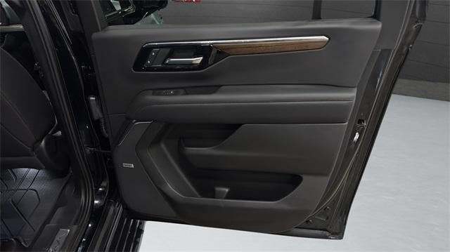 2025 Chevrolet Suburban 4WD High Country