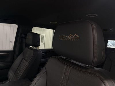 2025 Chevrolet Suburban 4WD High Country