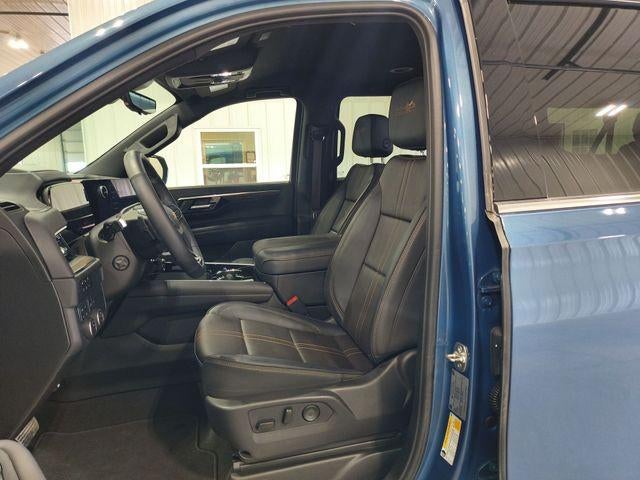 2025 Chevrolet Suburban Base