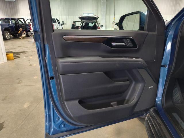 2025 Chevrolet Suburban Base