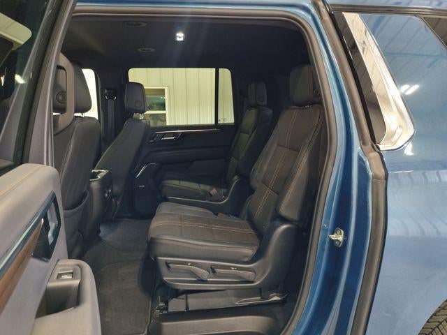 2025 Chevrolet Suburban Base