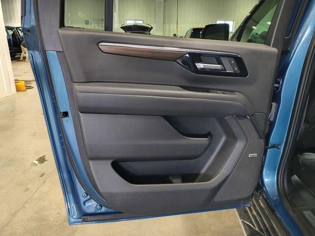 2025 Chevrolet Suburban Base