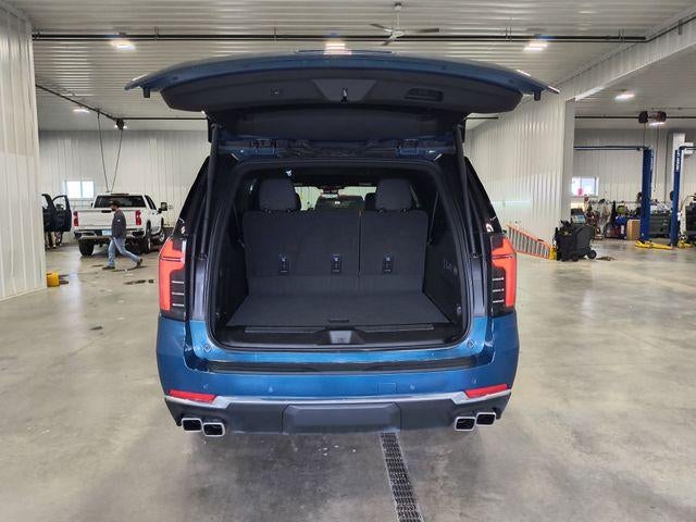 2025 Chevrolet Suburban Base