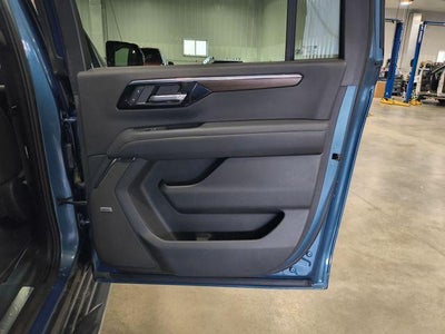 2025 Chevrolet Suburban Base