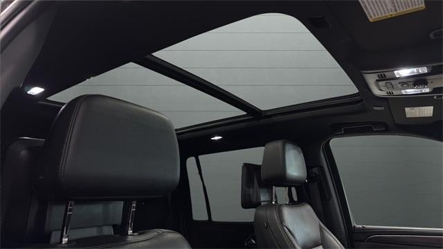 2021 Chevrolet Suburban Base