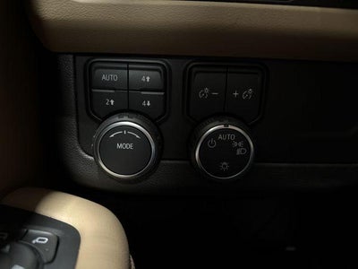 2023 Chevrolet Suburban 4WD Premier