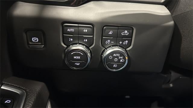 2024 GMC Sierra 3500 HD Crew Cab Standard Box 4-Wheel Drive Denali